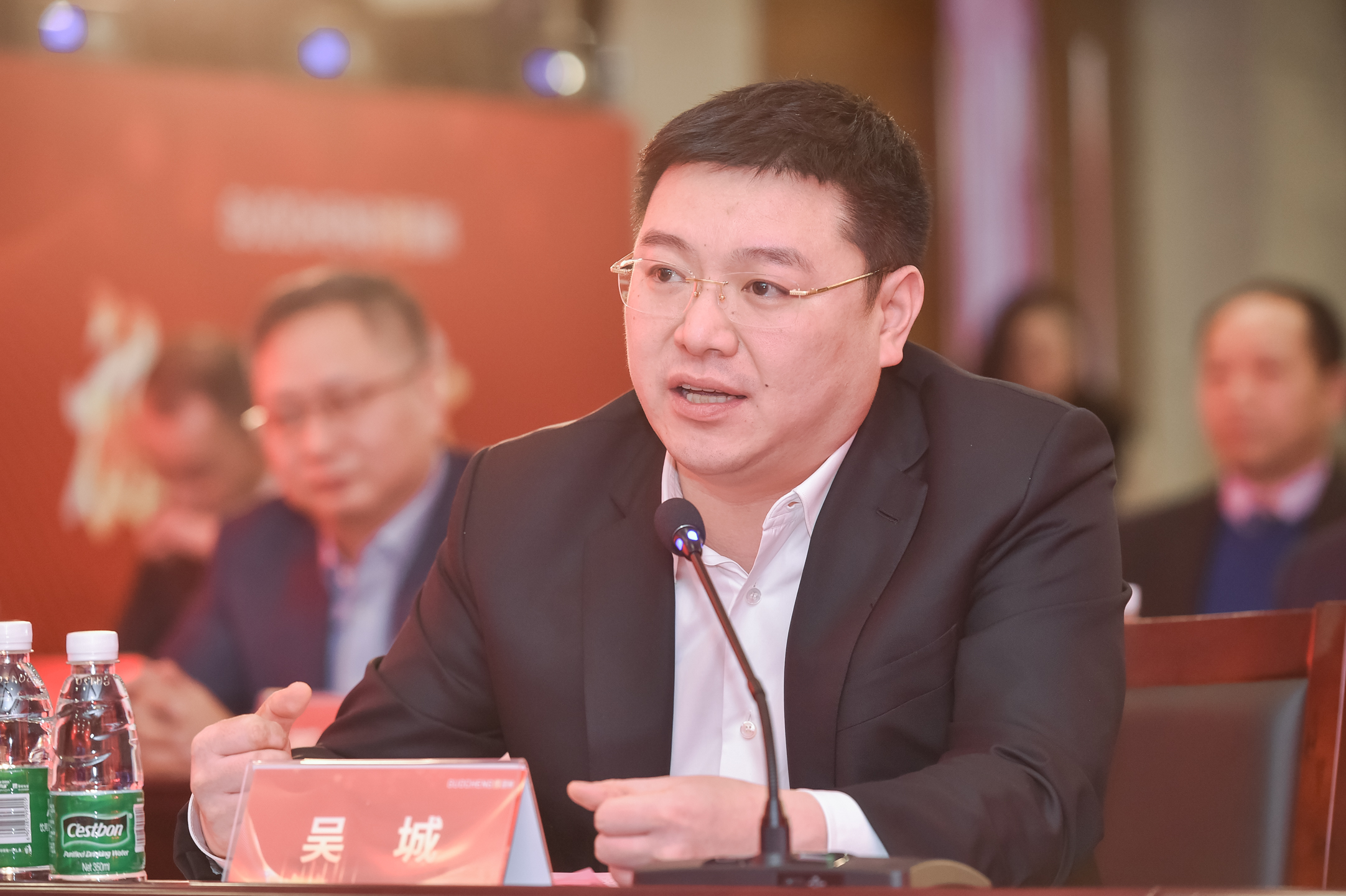 a59b2cb4-98d3-48a6-8850-dc1a1f21363d